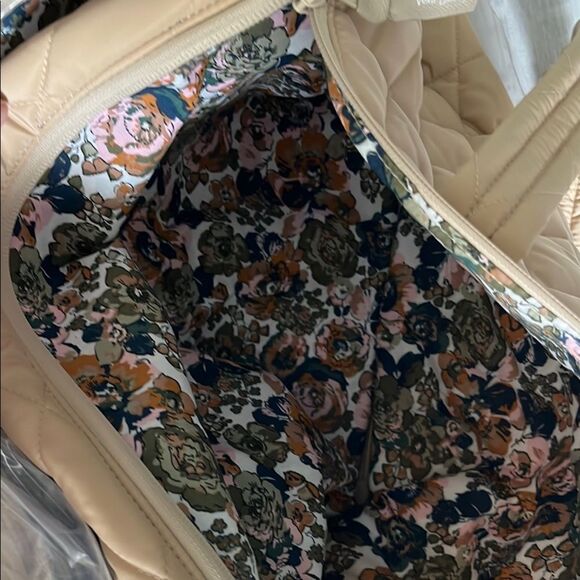 Vera Bradley Quilted Ultra light Caramel Medium Traveler Overnight Bag - Picture 7 of 7